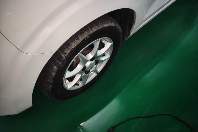 Used Roewe Clever 2022 311km QiQi BoBo Edition Left Front Wheel Hub