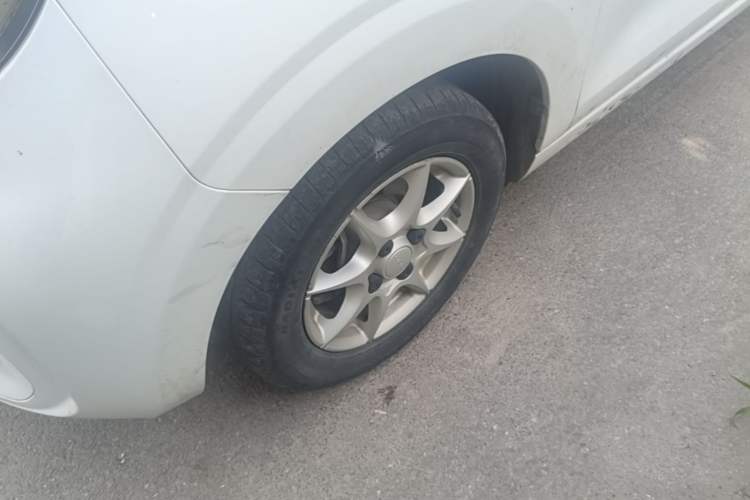 Used Roewe Clever 2022 311km QiQi BoBo Edition Left Front Wheel Hub