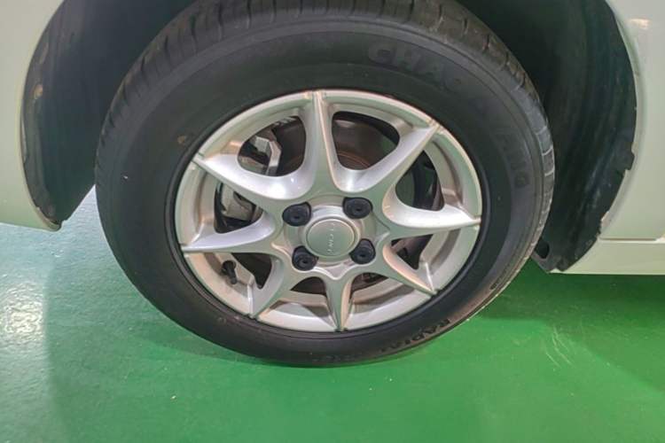 Used Roewe Clever 2022 311km QiQi BoBo Edition Left Front Wheel Hub