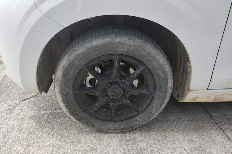 Used Roewe Clever 2022 311km QiQi BoBo Edition Left Front Wheel Hub