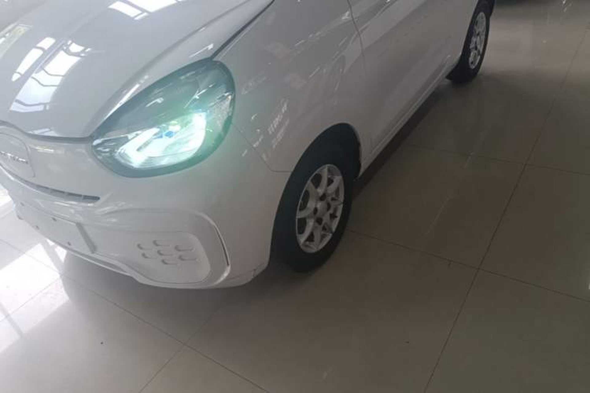 Used Roewe Clever 2022 311km QiQi BoBo Edition Left Front Wheel Hub