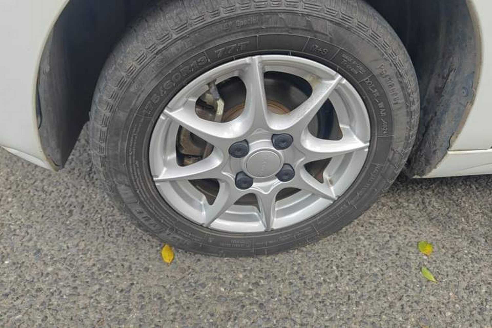 Used Roewe Clever 2022 311km QiQi BoBo Edition Left Front Wheel Hub