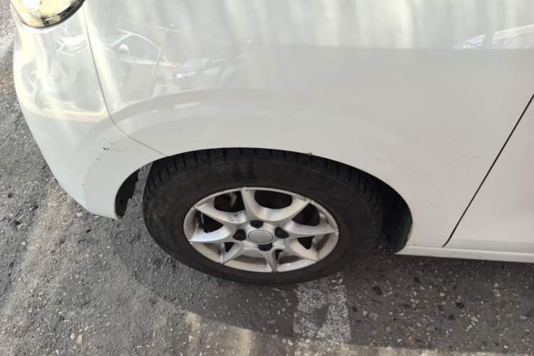 Used Roewe Clever 2022 311km QiQi BoBo Edition Left Front Wheel Hub
