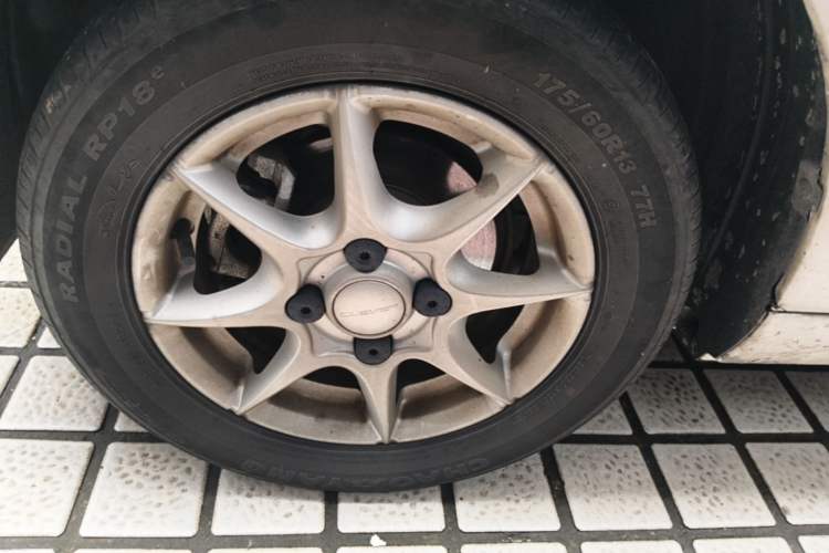 Used Roewe Clever 2022 311km QiQi BoBo Edition Left Front Wheel Hub