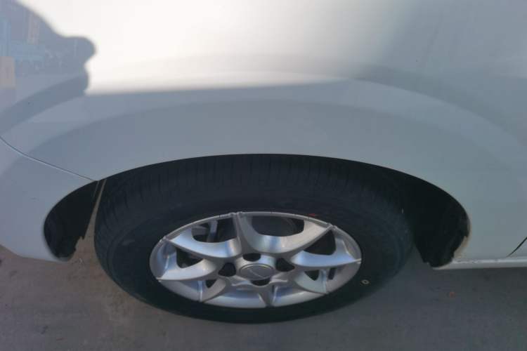 Used Roewe Clever 2022 311km QiQi BoBo Edition Left Front Wheel Hub