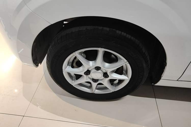 Used Roewe Clever 2022 311km QiQi BoBo Edition Left Front Wheel Hub