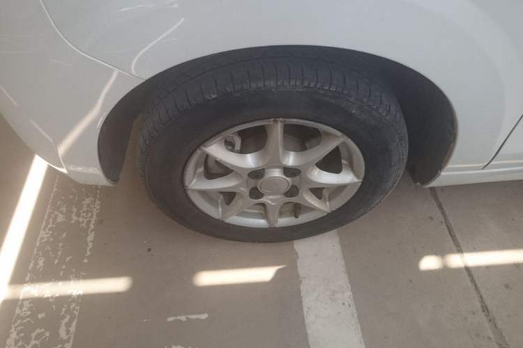 Used Roewe Clever 2022 311km QiQi BoBo Edition Left Front Wheel Hub