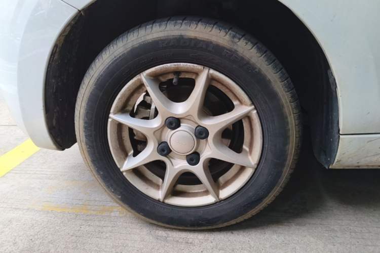 Used Roewe Clever 2022 311km QiQi BoBo Edition Left Front Wheel Hub