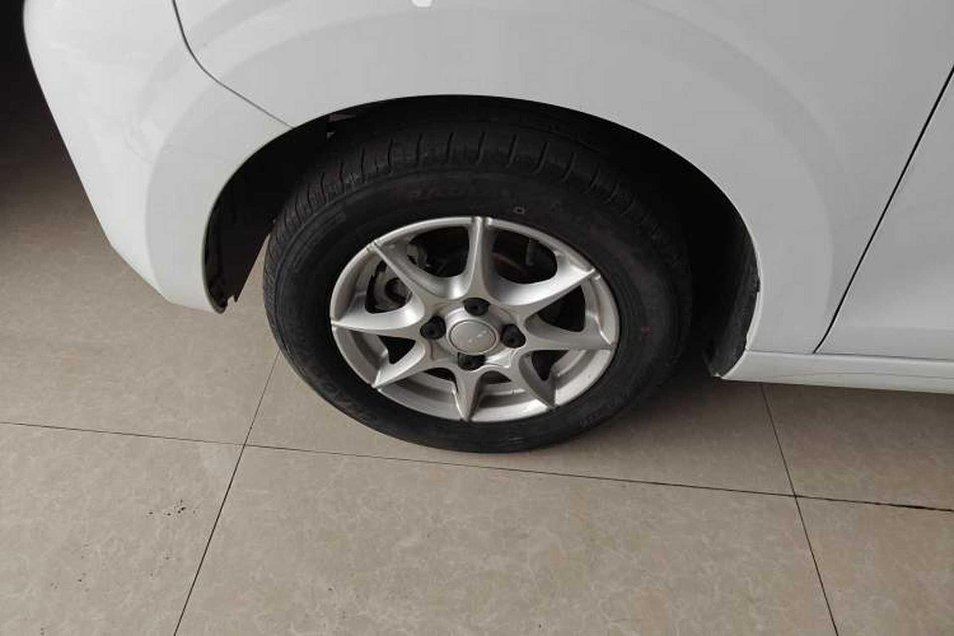 Used Roewe Clever 2022 311km QiQi BoBo Edition Left Front Wheel Hub