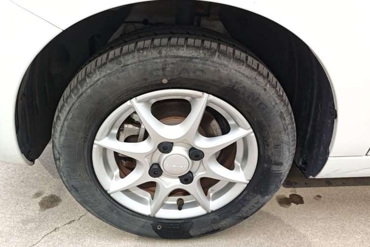 Used Roewe Clever 2022 311km QiQi BoBo Edition Left Front Wheel Hub