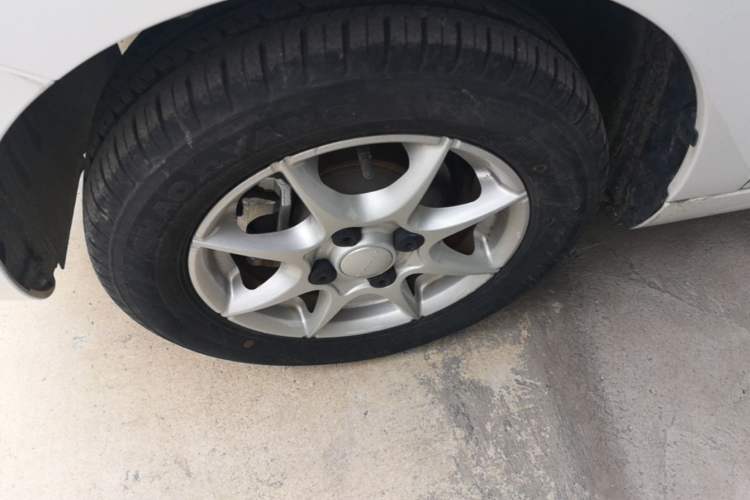 Used Roewe Clever 2022 311km QiQi BoBo Edition Left Front Wheel Hub