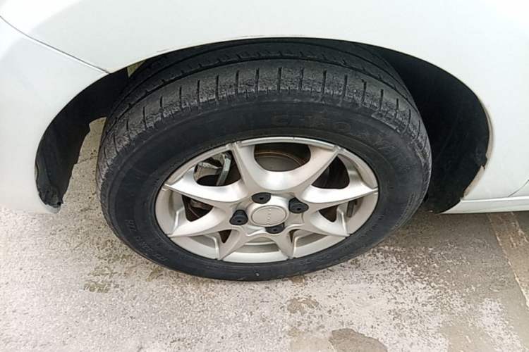 Used Roewe Clever 2022 311km QiQi BoBo Edition Left Front Wheel Hub