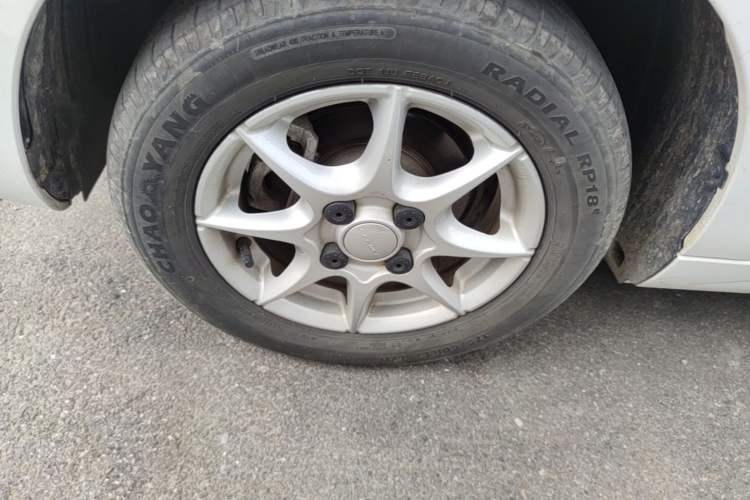 Used Roewe Clever 2022 311km QiQi BoBo Edition Left Front Wheel Hub