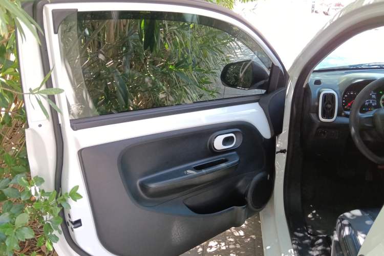 Used Roewe Clever 2022 311km QiQi BoBo Edition Left Rear Door Interior