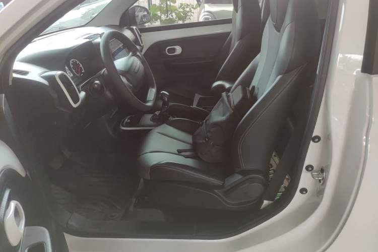 Used Roewe Clever 2022 311km QiQi BoBo Edition Left Rear Seat