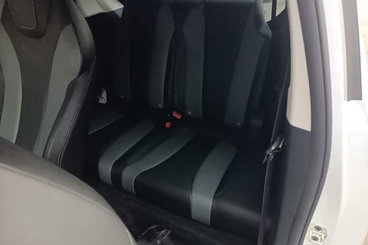 Used Roewe Clever 2022 311km QiQi BoBo Edition Left Rear Seat