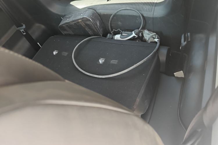 Used Roewe Clever 2022 311km QiQi BoBo Edition Left Rear Seat