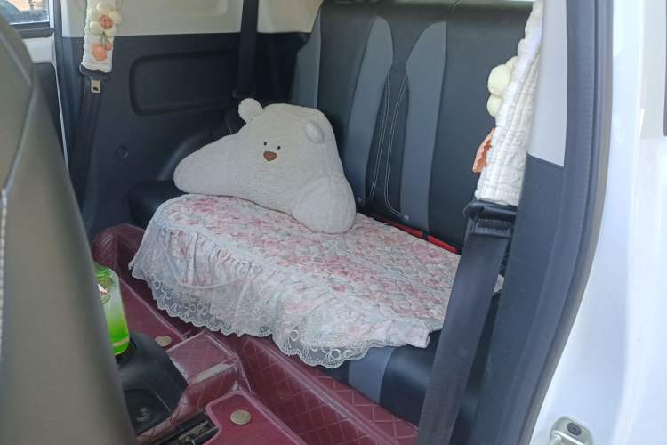 Used Roewe Clever 2022 311km QiQi BoBo Edition Left Rear Seat