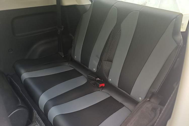 Used Roewe Clever 2022 311km QiQi BoBo Edition Left Rear Seat