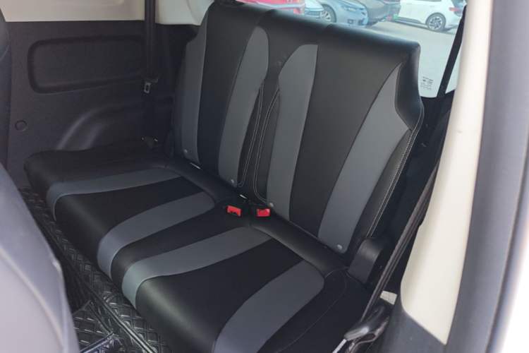 Used Roewe Clever 2022 311km QiQi BoBo Edition Left Rear Seat