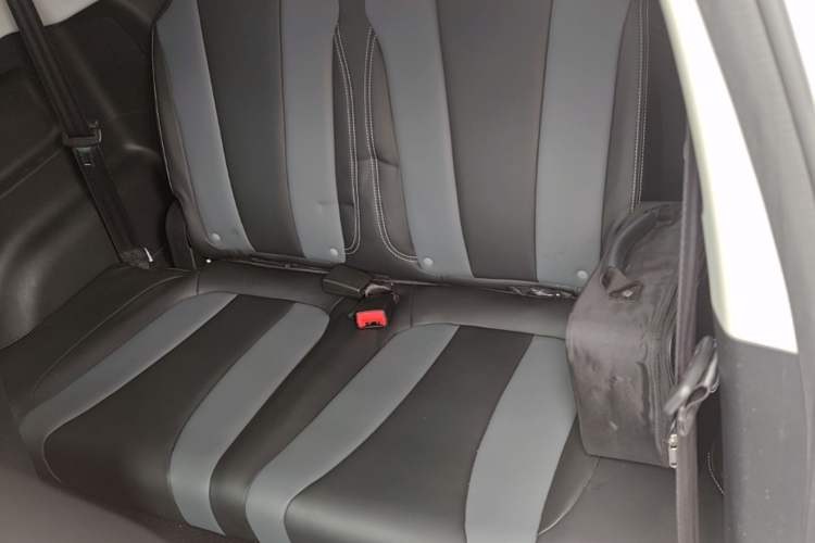 Used Roewe Clever 2022 311km QiQi BoBo Edition Left Rear Seat