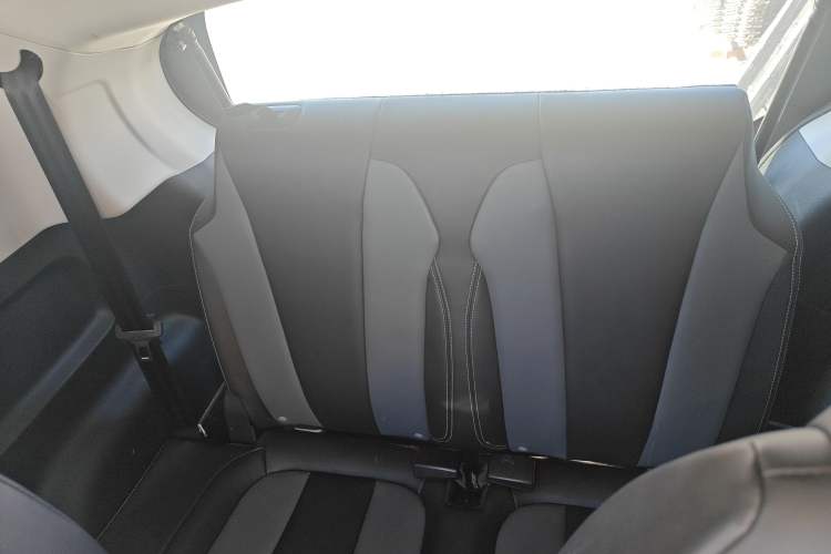 Used Roewe Clever 2022 311km QiQi BoBo Edition Left Rear Seat