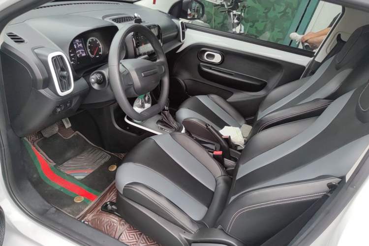 Used Roewe Clever 2022 311km QiQi BoBo Edition Left Rear Seat