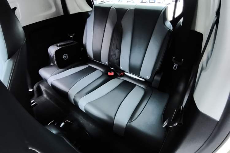 Used Roewe Clever 2022 311km QiQi BoBo Edition Left Rear Seat