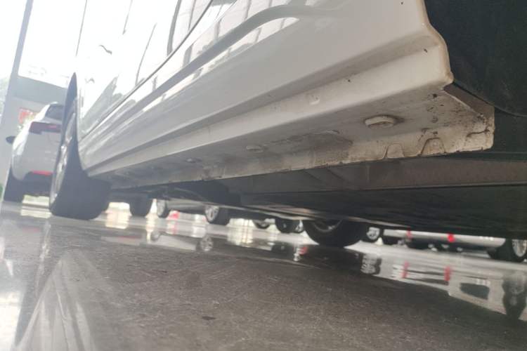 Used Roewe Clever 2022 311km QiQi BoBo Edition Left Side Sill