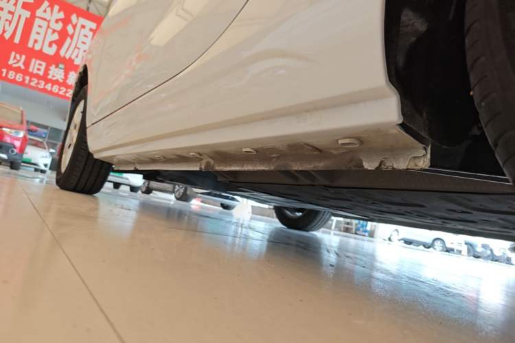 Used Roewe Clever 2022 311km QiQi BoBo Edition Left Side Sill