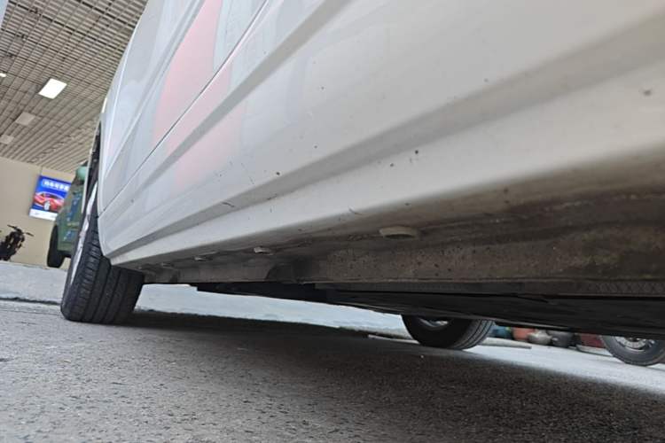 Used Roewe Clever 2022 311km QiQi BoBo Edition Left Side Sill