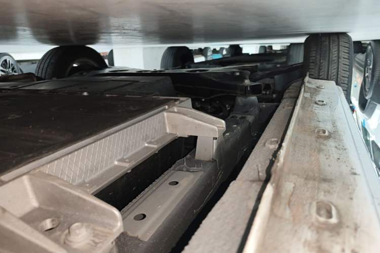 Used Roewe Clever 2022 311km QiQi BoBo Edition Left Side Sill