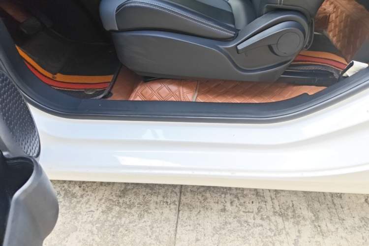 Used Roewe Clever 2022 311km QiQi BoBo Edition Left Side Sill