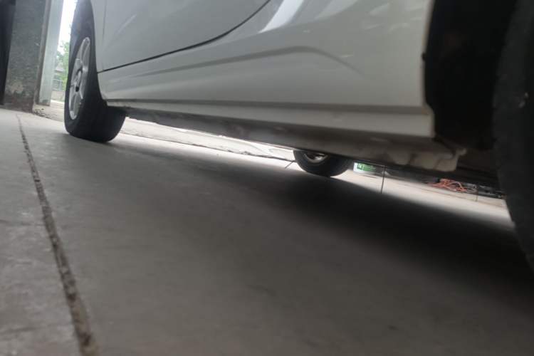 Used Roewe Clever 2022 311km QiQi BoBo Edition Left Side Sill