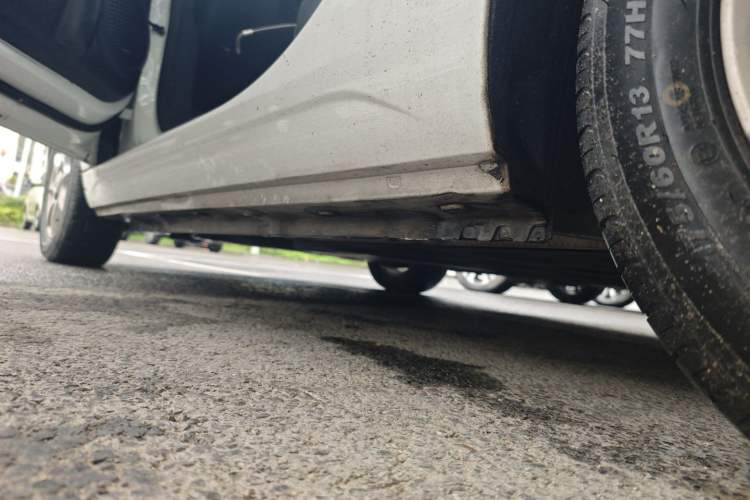 Used Roewe Clever 2022 311km QiQi BoBo Edition Left Side Sill