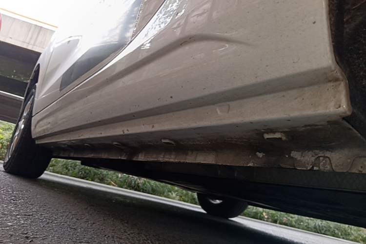 Used Roewe Clever 2022 311km QiQi BoBo Edition Left Side Sill