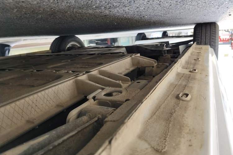 Used Roewe Clever 2022 311km QiQi BoBo Edition Left Side Sill