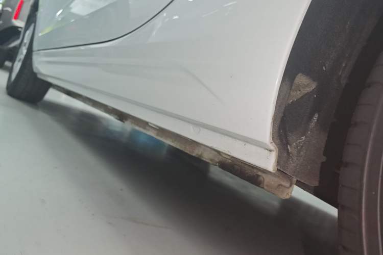 Used Roewe Clever 2022 311km QiQi BoBo Edition Left Side Sill