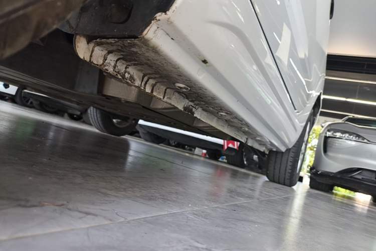 Used Roewe Clever 2022 311km QiQi BoBo Edition Left Side Sill