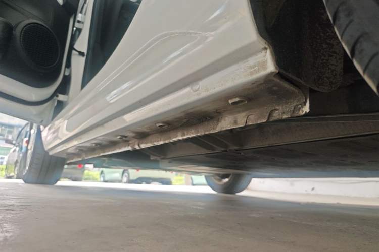Used Roewe Clever 2022 311km QiQi BoBo Edition Left Side Sill