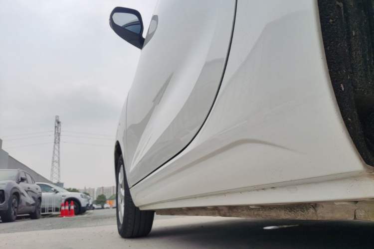 Used Roewe Clever 2022 311km QiQi BoBo Edition Left Side Sill