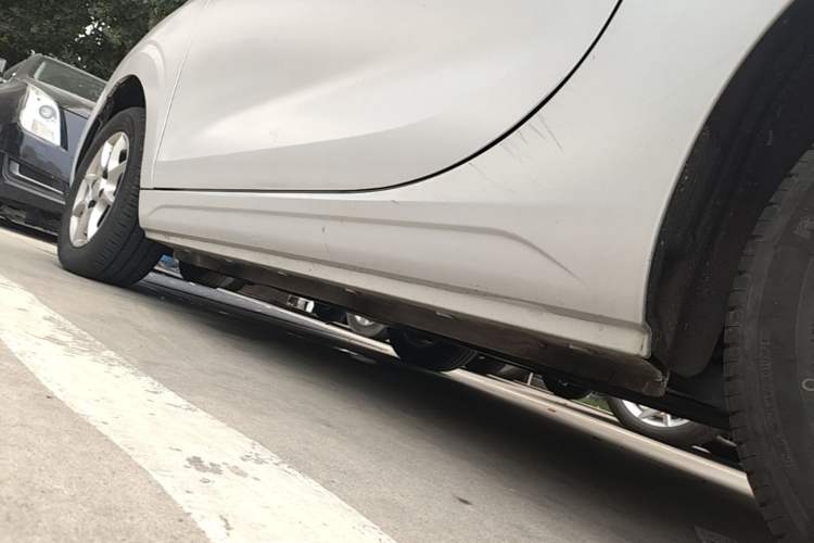 Used Roewe Clever 2022 311km QiQi BoBo Edition Left Side Sill