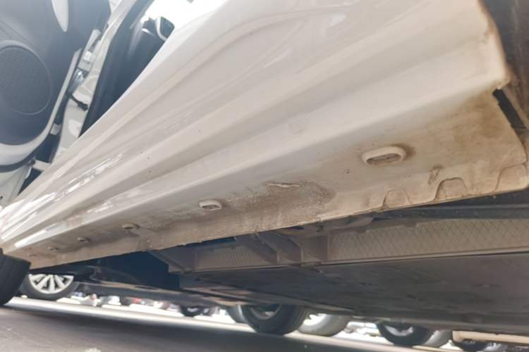 Used Roewe Clever 2022 311km QiQi BoBo Edition Left Side Sill