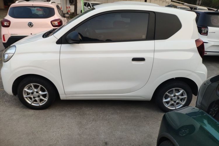 Used Roewe Clever 2022 311km QiQi BoBo Edition Left Side Sill