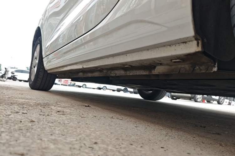 Used Roewe Clever 2022 311km QiQi BoBo Edition Left Side Sill