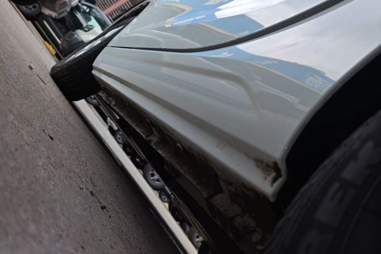 Used Roewe Clever 2022 311km QiQi BoBo Edition Left Side Sill