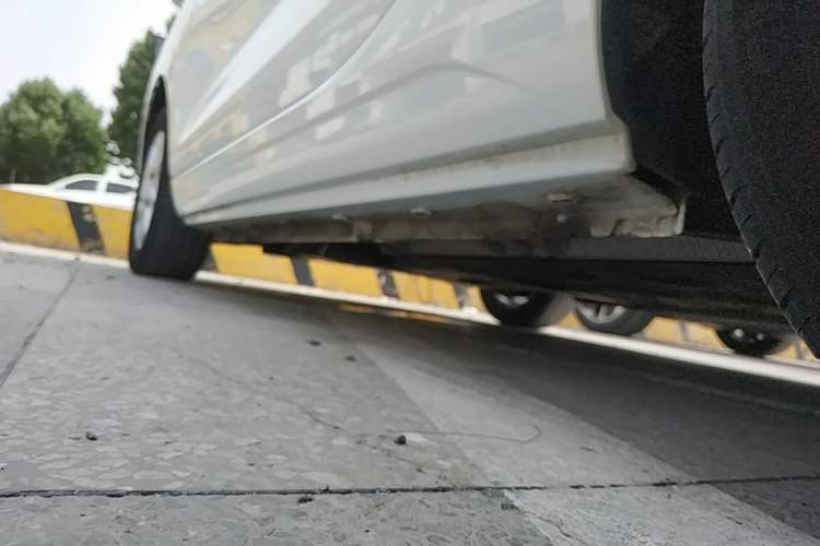 Used Roewe Clever 2022 311km QiQi BoBo Edition Left Side Sill