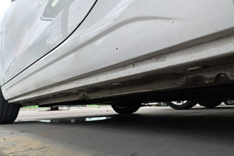 Used Roewe Clever 2022 311km QiQi BoBo Edition Left Side Sill