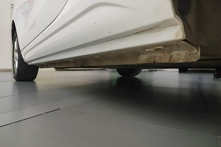 Used Roewe Clever 2022 311km QiQi BoBo Edition Left Side Sill