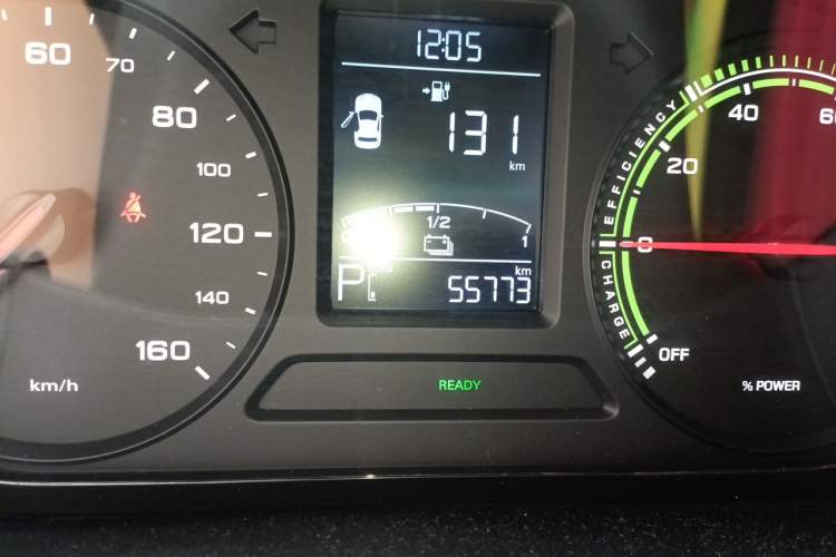 Used Roewe Clever 2022 311km QiQi BoBo Edition Odometer Close Up